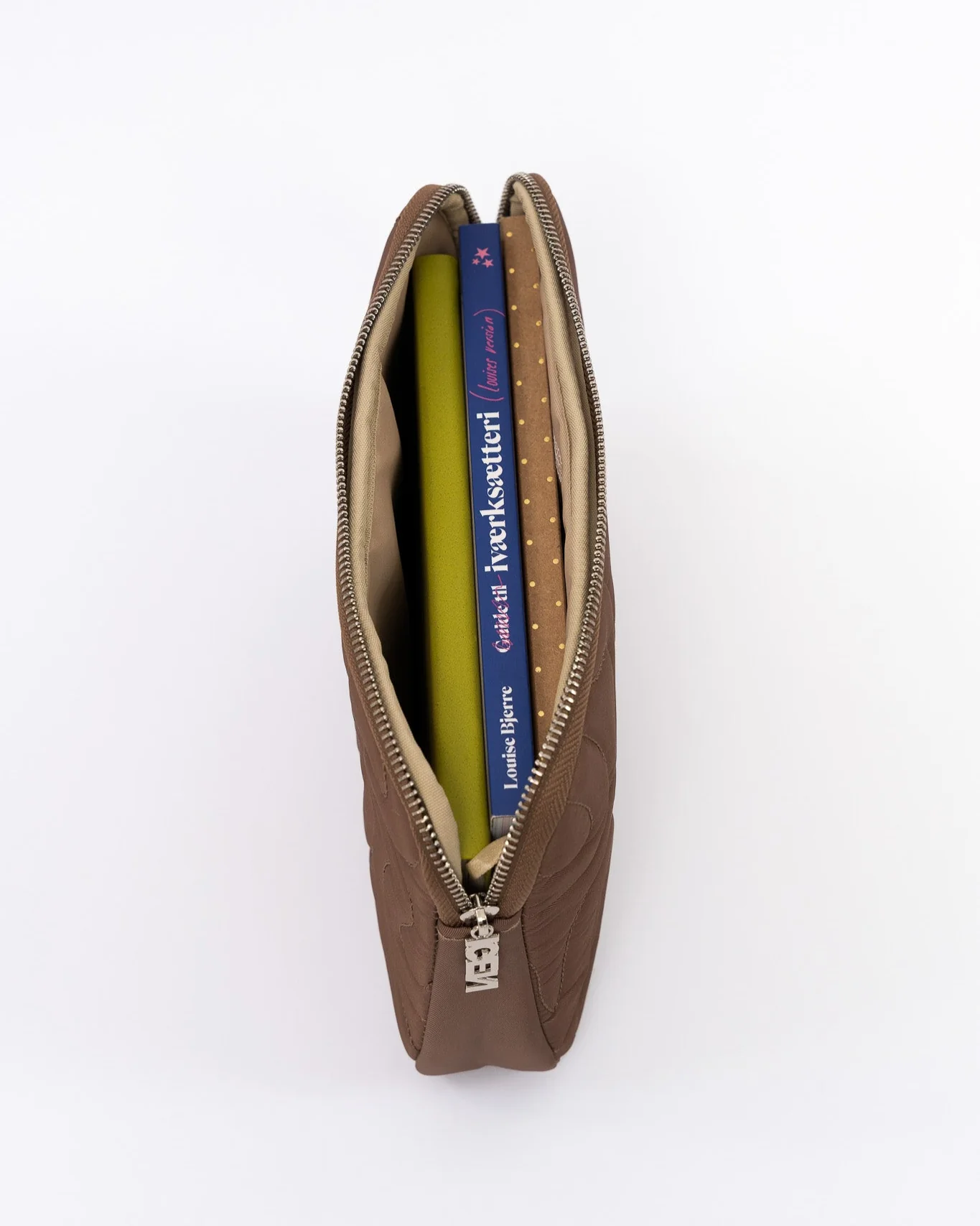 BOOK SWIRL SLEEVE // BROWN - Image 4