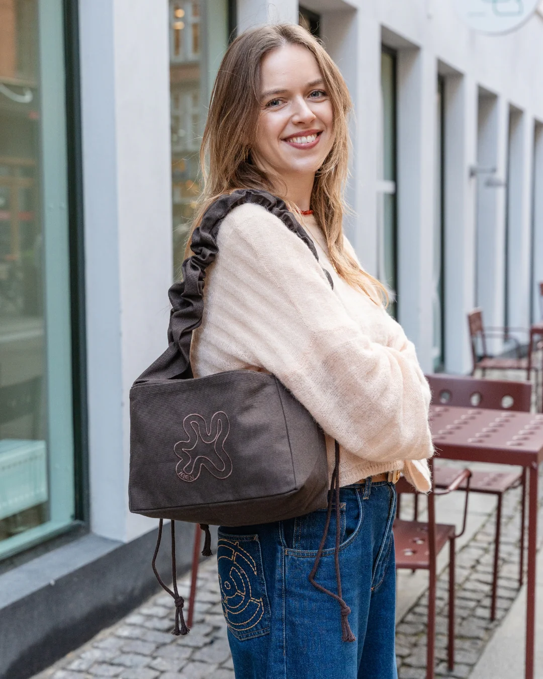BROWN // RUFFLE MINI SHOPPER - Image 3