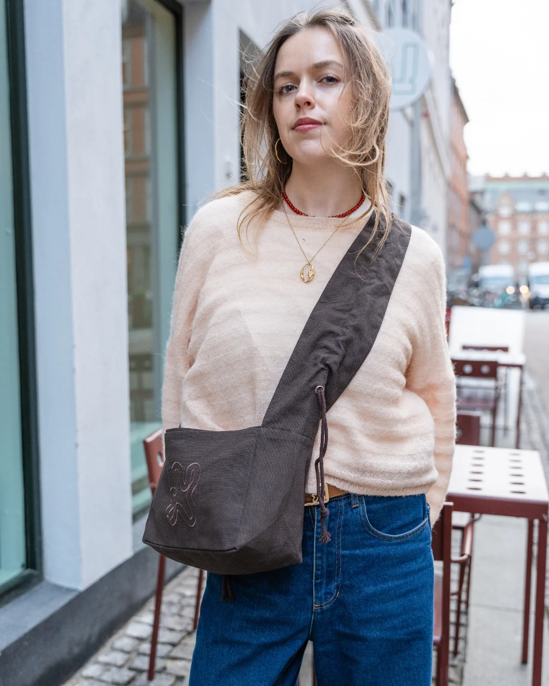 BROWN // RUFFLE MINI SHOPPER - Image 4