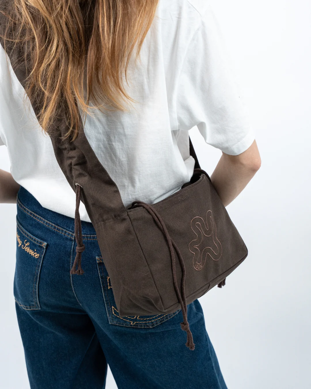 BROWN // RUFFLE MINI SHOPPER - Image 7