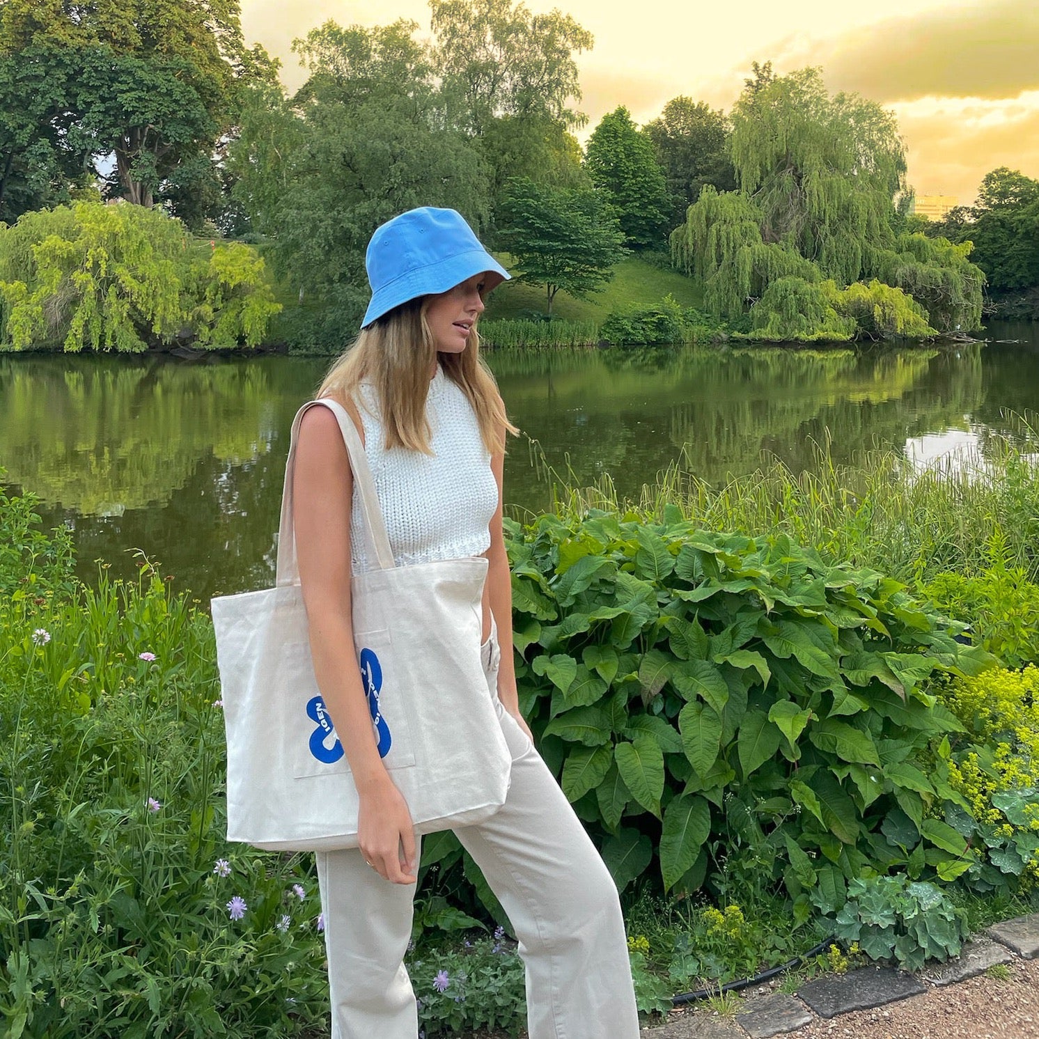 SIGNATURE SHOPPER // Blue Swirl - Image 6