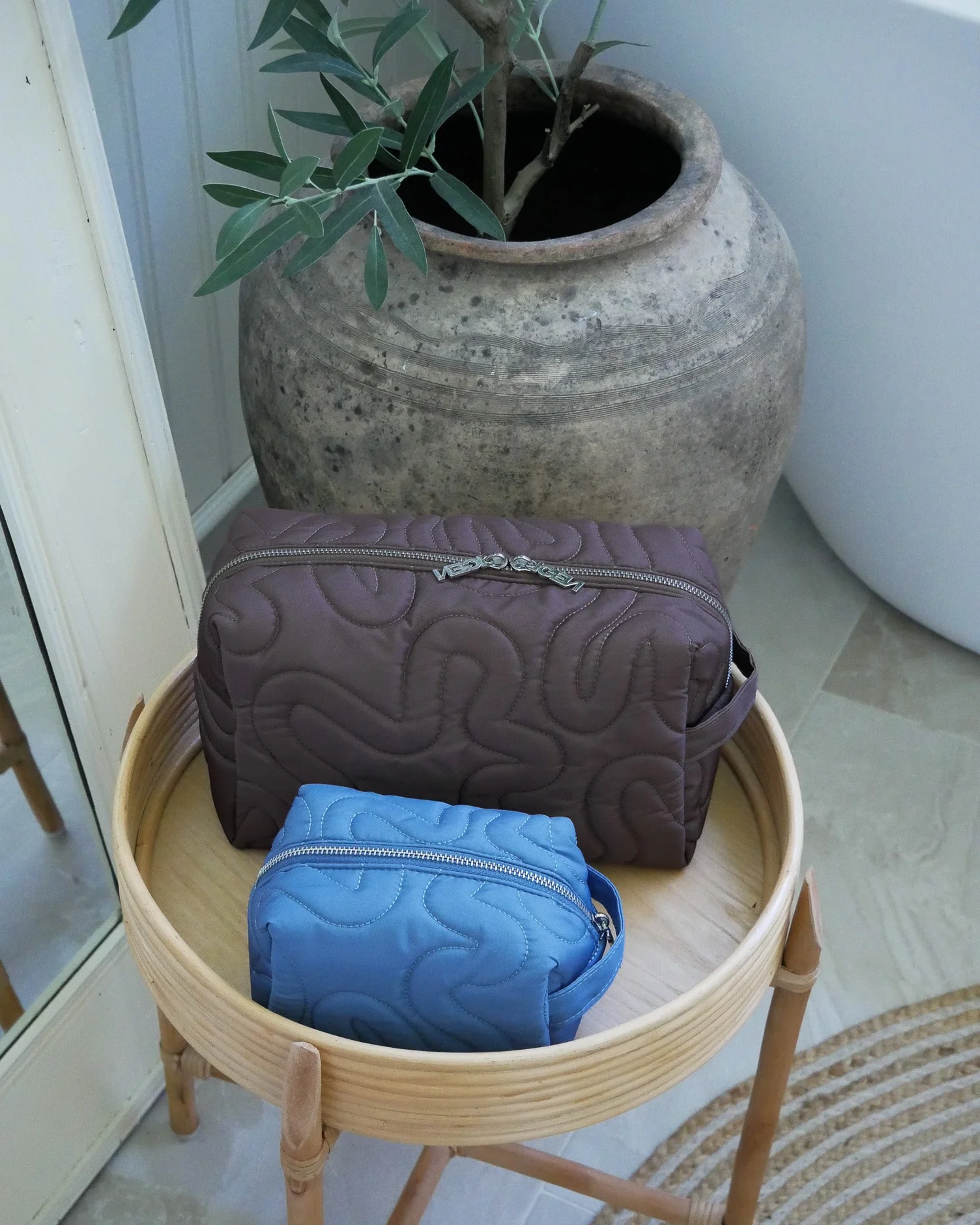 SWIRL BEAUTY BAG // MINI - Image 3